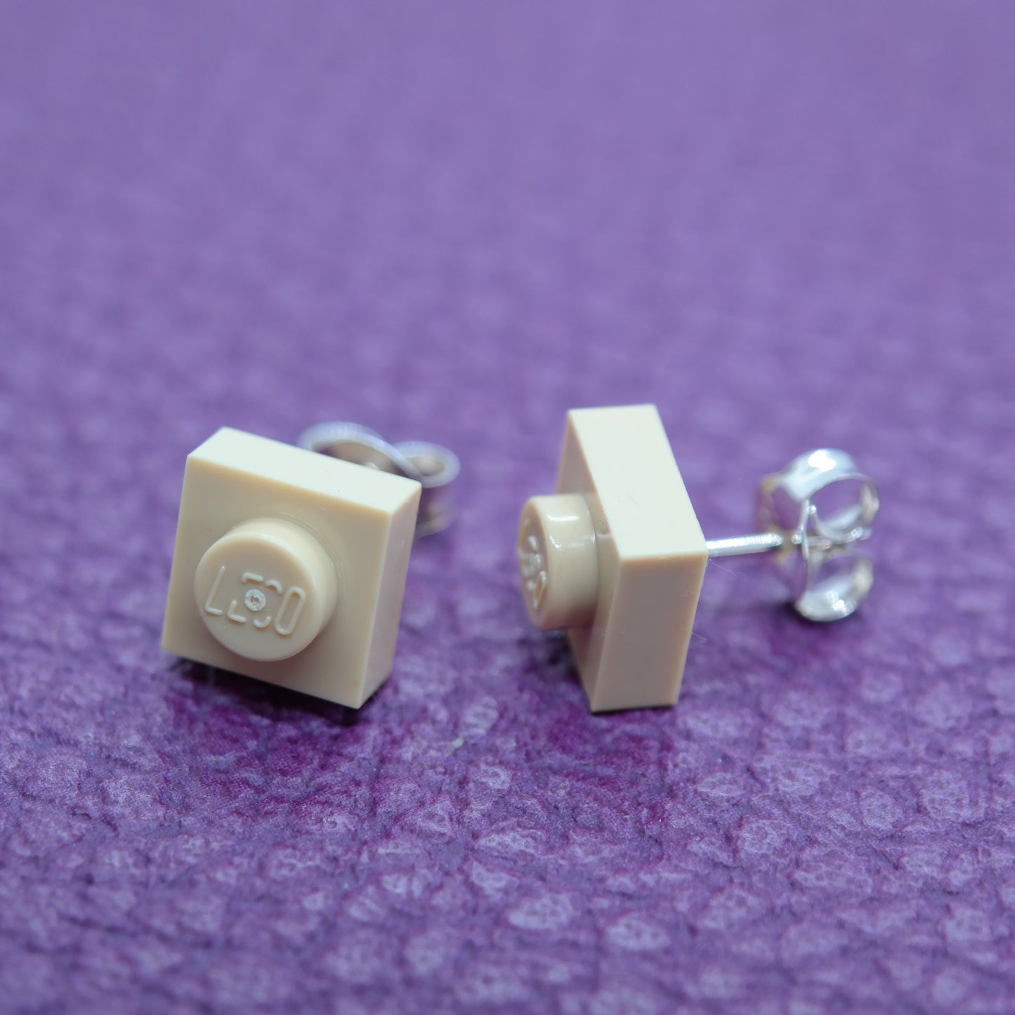 Beige Ohrstecker