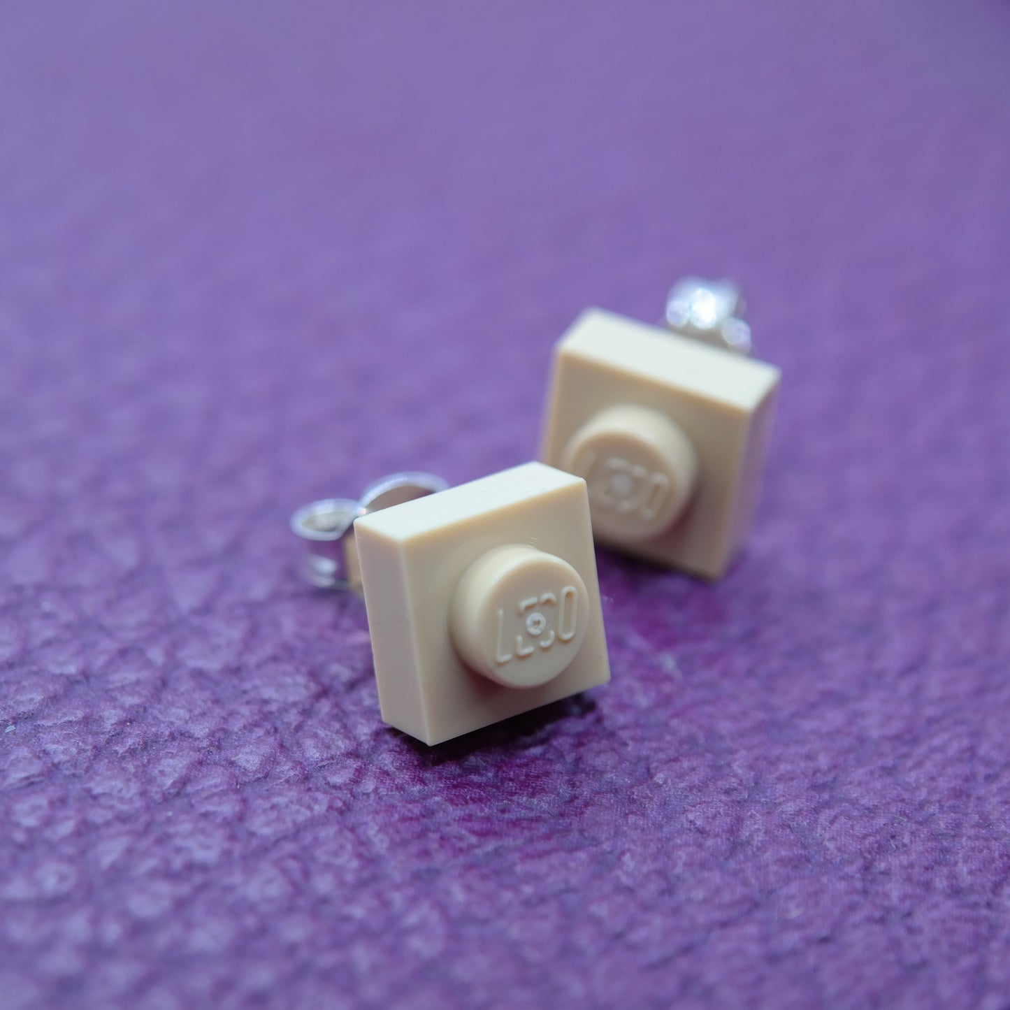 Beige Ohrstecker